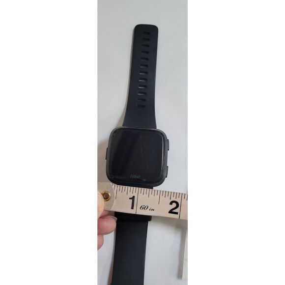 Fitbit Versa FB504 Smartwatch - Black with Charger Sm&Lg Original Black Wristban - Picture 6 of 6